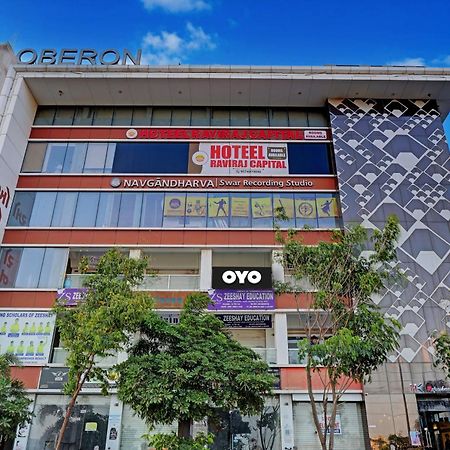 Collection O Hotel Swarg Surat Esterno foto