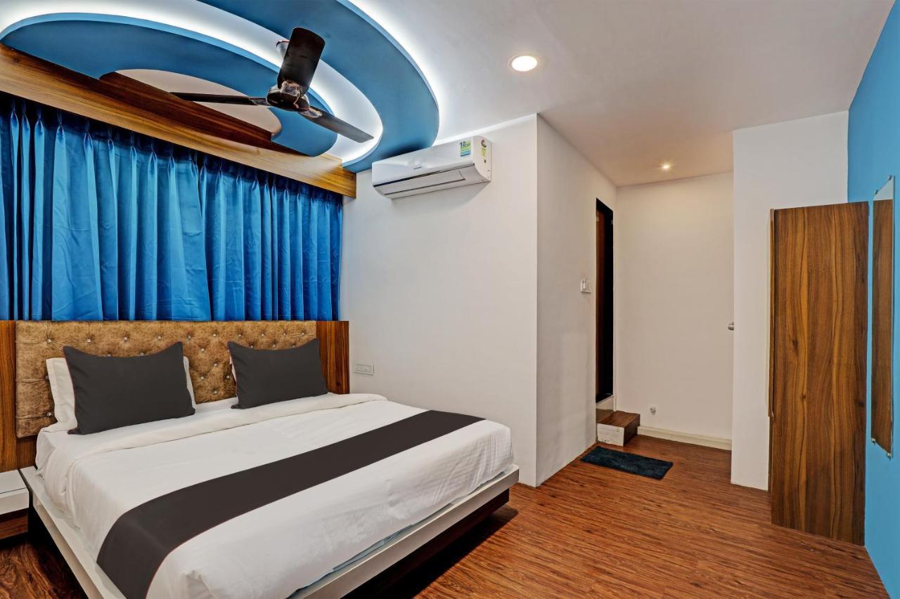 Collection O Hotel Swarg Surat Esterno foto