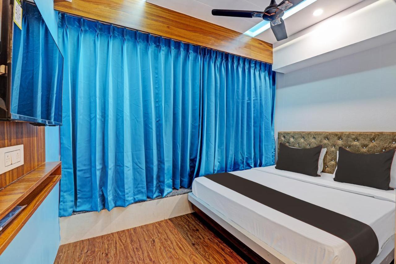 Collection O Hotel Swarg Surat Esterno foto