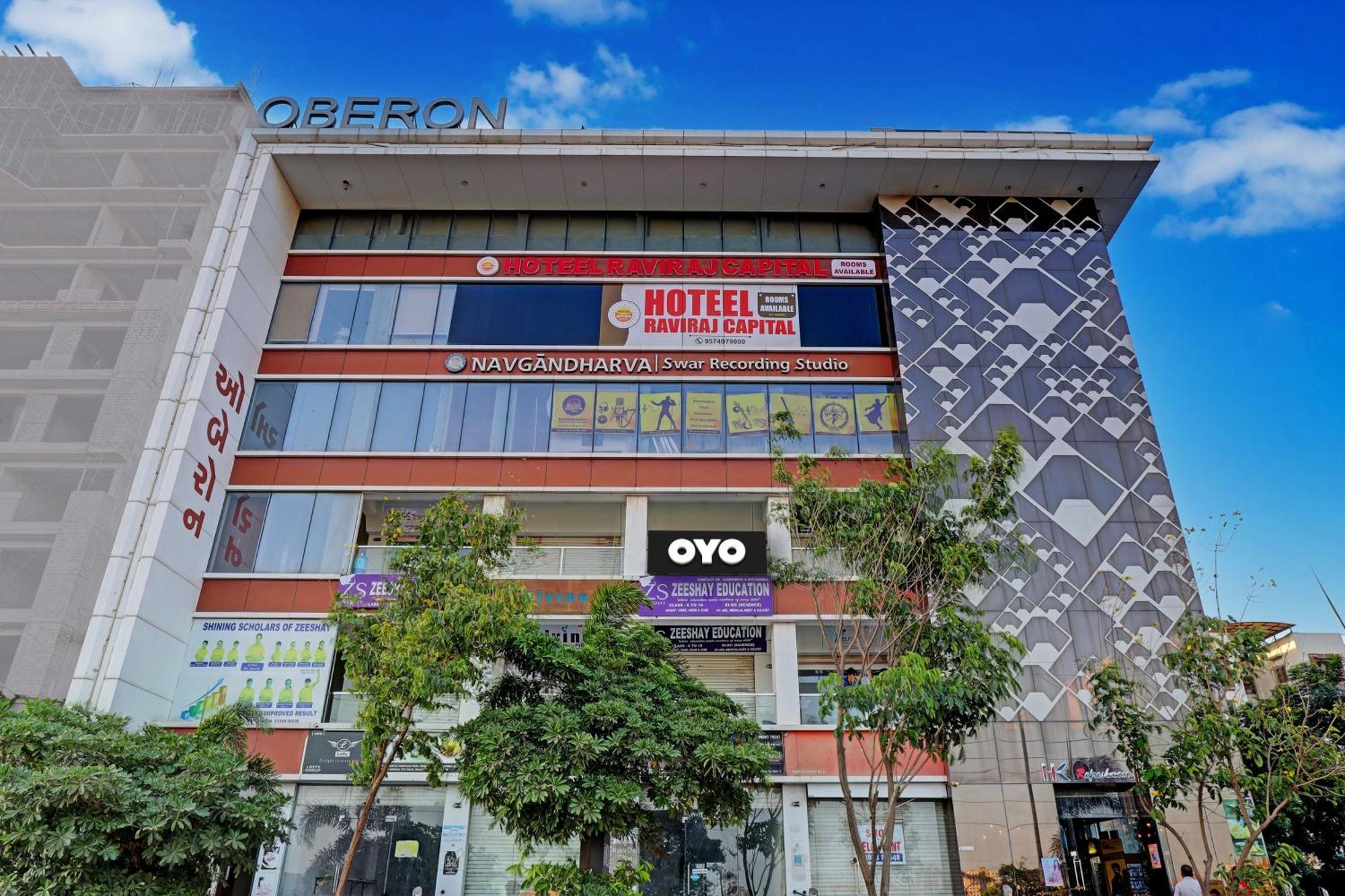 Collection O Hotel Swarg Surat Esterno foto